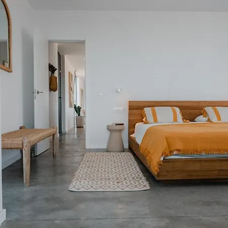 Villa Mango - 3 Bedrooms - Heated Pool