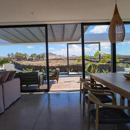 Mango - 3 Bedrooms - Heated Pool ラハレス