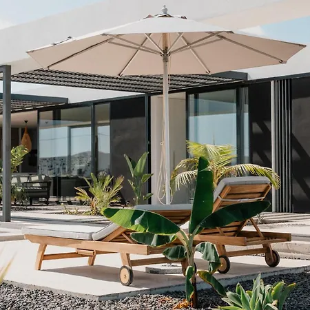 Mango - 3 Bedrooms - Heated Pool ラハレス
