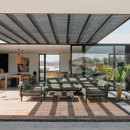 Villa Mango - 3 Bedrooms - Heated Pool Lajares