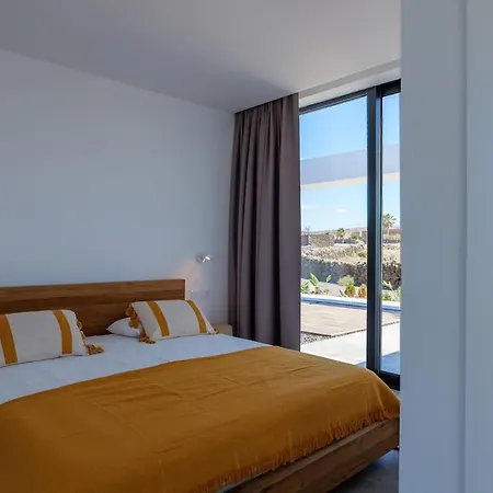 Mango - 3 Bedrooms - Heated Pool ラハレス